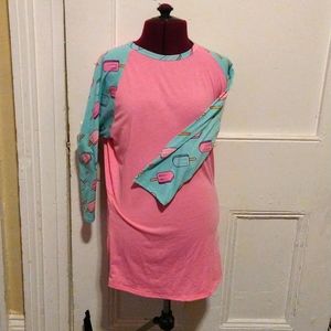 (2 for $20❤️) LuLaRoe Randy raglan top with ice pops. Size XS